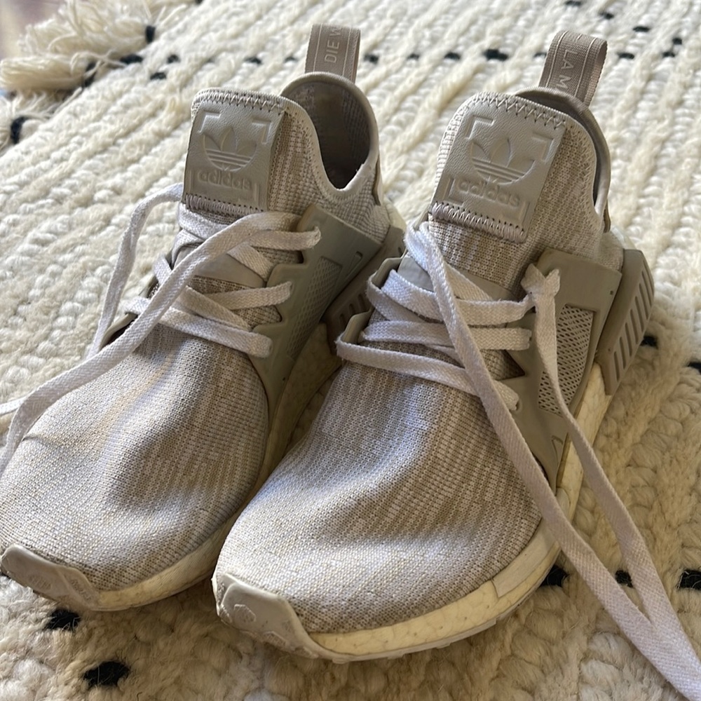 Women’s Adidas NMD R1